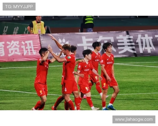 蓉城领跑中超铜梁紧随其后